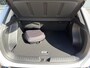 Hyundai Kona Electric Pure Edition 64.8 kWh / Navigatie / Apple Carplay & Android Auto / Airco / Achteruitrijcamera / Stuur & Stoelverwarming /
