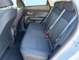 Hyundai Kona Electric Pure Edition 64.8 kWh / Navigatie / Apple Carplay & Android Auto / Airco / Achteruitrijcamera / Stuur & Stoelverwarming /