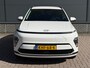 Hyundai Kona Electric Pure Edition 64.8 kWh / Navigatie / Apple Carplay & Android Auto / Airco / Achteruitrijcamera / Stuur & Stoelverwarming /