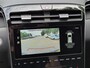 Hyundai Tucson 1.6 T-GDI PHEV Comfort Smart 4WD / SOH 100% / Dealer onderhouden / Fabrieksgarantie tot 06-2027 / Trekhaak afneembaar / Trekgewicht 1350 kg / Stuur- & Stoelverwarming / Achteruitrijcamera / Elektrische achterklep / Adaptief cruise control /