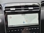 Hyundai Tucson 1.6 T-GDI PHEV Comfort Smart 4WD / SOH 100% / Dealer onderhouden / Fabrieksgarantie tot 06-2027 / Trekhaak afneembaar / Trekgewicht 1350 kg / Stuur- & Stoelverwarming / Achteruitrijcamera / Elektrische achterklep / Adaptief cruise control /