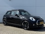 MINI Cooper 3-Deurs 1.5 Pepper Serious Business / Stoelverwarming voor / Navigatie / Parkeersensoren achter / Panorama Dak / Airco Climate Control