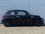 MINI Cooper 3-Deurs 1.5 Pepper Serious Business / Stoelverwarming voor / Navigatie / Parkeersensoren achter / Panorama Dak / Airco Climate Control