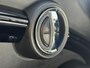 MINI Cooper 3-Deurs 1.5 Pepper Serious Business / Stoelverwarming voor / Navigatie / Parkeersensoren achter / Panorama Dak / Airco Climate Control