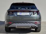 Hyundai Tucson 1.6 T-GDI PHEV Comfort Smart 4WD / SOH 100% / Dealer onderhouden / Fabrieksgarantie tot 05-2027 / Trekgewicht 1350 kg / Stuur- & Stoelverwarming / Achteruitrijcamera / Adaptief cruise control / Apple Carplay Android Auto / Keyless Entry/Start /