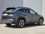Hyundai Tucson 1.6 T-GDI PHEV Comfort Smart 4WD / Dealer onderhouden / Fabrieksgarantie tot 05-2027 / All season banden / Stuur- & Stoelverwarming / Trekgewicht 1350 kg / Elektrische achterklep / Achteruitrijcamera / Apple Carplay Android Auto /