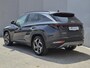 Hyundai Tucson 1.6 T-GDI PHEV Comfort Smart 4WD / Dealer onderhouden / Fabrieksgarantie tot 05-2027 / All season banden / Stuur- & Stoelverwarming / Trekgewicht 1350 kg / Elektrische achterklep / Achteruitrijcamera / Apple Carplay Android Auto /