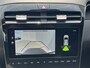Hyundai Tucson 1.6 T-GDI PHEV Comfort 4WD / Fabrieksgarantie tot 07-2027 / Accu SoH 100 % / 1.350 kg trekgewicht / Navigatie / Stuur- & Stoelverwarming / Apple Carplay Android / 19" LM wielen /
