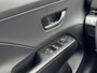 Hyundai Kona 1.6 GDI HEV Comfort Smart / Fabrieksgarantie tot 2-2030 / Stoel- & Stuurverwarming / Navigatie / Achteruitrijcamera / Adaptive Cruise Control / Climate Control / LED Verlichting /