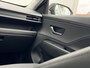 Hyundai Kona 1.6 GDI HEV Comfort Smart / Fabrieksgarantie tot 2-2030 / Stoel- & Stuurverwarming / Navigatie / Achteruitrijcamera / Adaptive Cruise Control / Climate Control / LED Verlichting /