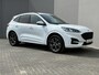 Ford Kuga 2.5 PHEV ST-Line X / Dealer onderhouden / Trekgewicht 1.500 kg / Navigatie / Stuur-, stoel- & achterbankverwarming / Parkeer assistent / Camera 360°  / Elektrische stoel & klep / 18" LM wielen / Adaptief cruise control / Apple Carplay/Android Auto /