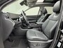 Hyundai Tucson 1.6 T-GDI PHEV Premium Sky 4WD /Accu SoH 100 % / Fabrieksgarantie tot 10-2029 / Panorama schuifdak / Dealer Onderhouden / HUD / Apple Carplay Android Auto / Camera / Elektr. stoelen & klep / Stoelventilatie / Stuur-, stoel- en achterbankverwarming / Stoelverkoeling / 19" LM wielen & All Season banden /