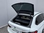 BMW 5-Serie Touring 530e High Executive INDIVIDUAL / Dealer Onderhouden / Harman Kardon / 1.700 kg Trekgewicht / Elektrische Verstelbare Stoelen / Stoelverwarming / Parkeersensoren Voor en Achter / Elek. Achterklep / Navigatie /
