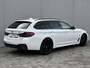 BMW 5-Serie Touring 530e High Executive INDIVIDUAL / Dealer Onderhouden / Harman Kardon / 1.700 kg Trekgewicht / Elektrische Verstelbare Stoelen / Stoelverwarming / Parkeersensoren Voor en Achter / Elek. Achterklep / Navigatie /