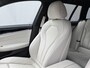 BMW 5-Serie Touring 530e High Executive INDIVIDUAL / Dealer Onderhouden / Harman Kardon / 1.700 kg Trekgewicht / Elektrische Verstelbare Stoelen / Stoelverwarming / Parkeersensoren Voor en Achter / Elek. Achterklep / Navigatie /