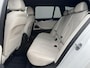 BMW 5-Serie Touring 530e High Executive INDIVIDUAL / Dealer Onderhouden / Harman Kardon / 1.700 kg Trekgewicht / Elektrische Verstelbare Stoelen / Stoelverwarming / Parkeersensoren Voor en Achter / Elek. Achterklep / Navigatie /