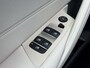 BMW 5-Serie Touring 530e High Executive INDIVIDUAL / Dealer Onderhouden / Harman Kardon / 1.700 kg Trekgewicht / Elektrische Verstelbare Stoelen / Stoelverwarming / Parkeersensoren Voor en Achter / Elek. Achterklep / Navigatie /