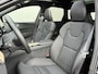 Volvo XC60 2.0 T8 Plug-in hybrid AWD Ultra Bright / 12-2025 / Facelift / Schuif-/Kantel dak / All-Season banden 19 / Stoel-/Stuur-/Achterbankverwarming / Zeer Luxe /