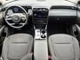 Hyundai Tucson 1.6 T-GDI PHEV Comfort Smart 4WD / Fabrieksgarantie tot 05-2027 / Dealer onderhouden / Navigatie / Camera / Apple Carplay/Android Auto / Stuur- en stoelverwarming / 19" LM wielen /