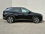 Hyundai Tucson 1.6 T-GDI PHEV Comfort Smart 4WD / Fabrieksgarantie tot 05-2027 / Dealer onderhouden / Navigatie / Camera / Apple Carplay/Android Auto / Stuur- en stoelverwarming / 19" LM wielen /