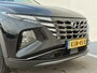 Hyundai Tucson 1.6 T-GDI PHEV Comfort Smart 4WD / Fabrieksgarantie tot 05-2027 / Dealer onderhouden / Navigatie / Camera / Apple Carplay/Android Auto / Stuur- en stoelverwarming / 19" LM wielen /