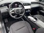 Hyundai Tucson 1.6 T-GDI PHEV Comfort Smart 4WD / Fabrieksgarantie tot 02-2027 / Afn. trekhaak 1.350 kg / Navigatie / Apple Carplay Android / Camera / Stuur- & stoelverwarming /19" LM wielen /