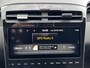 Hyundai Tucson 1.6 T-GDI PHEV Comfort Smart 4WD / Fabrieksgarantie tot 02-2027 / Afn. trekhaak 1.350 kg / Navigatie / Apple Carplay Android / Camera / Stuur- & stoelverwarming /19" LM wielen /
