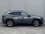 Hyundai Tucson 1.6 T-GDI PHEV Comfort Smart 4WD / Fabrieksgarantie tot 02-2027 / Afn. trekhaak 1.350 kg / Navigatie / Apple Carplay Android / Camera / Stuur- & stoelverwarming /19" LM wielen /