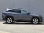 Hyundai Tucson 1.6 T-GDI PHEV Comfort Smart 4WD / Fabrieksgarantie tot 02-2029 / Dealer onderhouden / Glazen schuif- en kanteldak / Stuur- & Stoelverwarming / Trekgewicht 1350 kg / Achteruitrijcamera / Apple Carplay Android Auto / Adaptief cruise control /