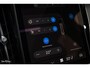 Volvo XC60 2.0 T8 Plug-in hybrid AWD Plus Black Edition Facelift | Zwenkbare trekhaak | Panoramadak | Adaptieve cruise | Harman Kardon | Blis | Memory |