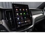 Volvo XC60 2.0 T8 Plug-in hybrid AWD Plus Black Edition Facelift | Zwenkbare trekhaak | Panoramadak | Adaptieve cruise | Harman Kardon | Blis | Memory |