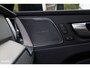 Volvo XC60 2.0 T8 Plug-in hybrid AWD Plus Black Edition Facelift | Zwenkbare trekhaak | Panoramadak | Adaptieve cruise | Harman Kardon | Blis | Memory |