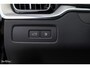 Volvo XC60 2.0 T8 Plug-in hybrid AWD Plus Black Edition Facelift | Zwenkbare trekhaak | Panoramadak | Adaptieve cruise | Harman Kardon | Blis | Memory |
