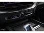 Volvo XC60 2.0 T8 Plug-in hybrid AWD Plus Black Edition Facelift | Zwenkbare trekhaak | Panoramadak | Adaptieve cruise | Harman Kardon | Blis | Memory |