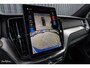 Volvo XC60 2.0 T8 Plug-in hybrid AWD Plus Black Edition Facelift | Zwenkbare trekhaak | Panoramadak | Adaptieve cruise | Harman Kardon | Blis | Memory |