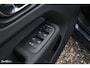 Volvo XC60 2.0 T8 Plug-in hybrid AWD Plus Black Edition Facelift | Zwenkbare trekhaak | Panoramadak | Adaptieve cruise | Harman Kardon | Blis | Memory |