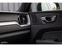 Volvo XC60 2.0 T8 Plug-in hybrid AWD Plus Black Edition Facelift | Zwenkbare trekhaak | Panoramadak | Adaptieve cruise | Harman Kardon | Blis | Memory |
