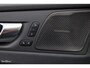 Volvo XC60 2.0 T8 Plug-in hybrid AWD Plus Black Edition Facelift | Zwenkbare trekhaak | Panoramadak | Adaptieve cruise | Harman Kardon | Blis | Memory |