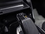 Peugeot e-2008 EV Blue Sport Allure 50 kWh Automaat (SOH 91,2%, APPLE CARPLAY, GROOT NAVI, 360 CAMERA, SPORTSTOELEN, GETINT GLAS, KEYLESS, NIEUWSTAAT)
