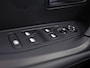 Peugeot e-2008 EV Blue Sport Allure 50 kWh Automaat (SOH 91,2%, APPLE CARPLAY, GROOT NAVI, 360 CAMERA, SPORTSTOELEN, GETINT GLAS, KEYLESS, NIEUWSTAAT)