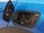 Peugeot e-2008 EV Blue Sport Allure 50 kWh Automaat (SOH 91,2%, APPLE CARPLAY, GROOT NAVI, 360 CAMERA, SPORTSTOELEN, GETINT GLAS, KEYLESS, NIEUWSTAAT)
