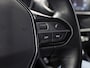 Peugeot e-2008 EV Blue Sport Allure 50 kWh Automaat (SOH 91,2%, APPLE CARPLAY, GROOT NAVI, 360 CAMERA, SPORTSTOELEN, GETINT GLAS, KEYLESS, NIEUWSTAAT)