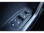 Volkswagen T-Cross 1.0 TSI Life Edition 60 maanden / 100.000km garantie, discover pro navigatie, parkeersensoren voor en achter (PDC), dodehoekdetectie (Side Assist), privacy glas, 16" 'Zurich' LMV, verwarmbare voorstoelen, climatronic, draadloos Apple Carplay & Android Auto, draadloze telefoonlader, adaptieve cruise control (ACC), multifunctioneel lederen stuurwiel, ambiente verlichting, regensensor, LED koplampen, elektrisch verstel-, verwarm- en inklapbare buitenspiegels etc.