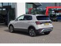 Volkswagen T-Cross 1.0 TSI Life Edition 60 maanden / 100.000km garantie, discover pro navigatie, parkeersensoren voor en achter (PDC), dodehoekdetectie (Side Assist), privacy glas, 16" 'Zurich' LMV, verwarmbare voorstoelen, climatronic, draadloos Apple Carplay & Android Auto, draadloze telefoonlader, adaptieve cruise control (ACC), multifunctioneel lederen stuurwiel, ambiente verlichting, regensensor, LED koplampen, elektrisch verstel-, verwarm- en inklapbare buitenspiegels etc.