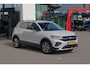 Volkswagen T-Cross 1.0 TSI Life Edition 60 maanden / 100.000km garantie, discover pro navigatie, parkeersensoren voor en achter (PDC), dodehoekdetectie (Side Assist), privacy glas, 16" 'Zurich' LMV, verwarmbare voorstoelen, climatronic, draadloos Apple Carplay & Android Auto, draadloze telefoonlader, adaptieve cruise control (ACC), multifunctioneel lederen stuurwiel, ambiente verlichting, regensensor, LED koplampen, elektrisch verstel-, verwarm- en inklapbare buitenspiegels etc.