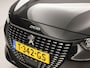 Peugeot 208 1.2 PureTech Allure Pack Automaat (VIRTUAL COCKPIT, BLACK PACK, APPLE CARPLAY, GROOT NAVI, 360 CAMERA, SPORTSTOELEN, GETINT GLAS, LM VELGEN, NIEUWSTAAT)