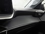 Peugeot 208 1.2 PureTech Allure Pack Automaat (VIRTUAL COCKPIT, BLACK PACK, APPLE CARPLAY, GROOT NAVI, 360 CAMERA, SPORTSTOELEN, GETINT GLAS, LM VELGEN, NIEUWSTAAT)