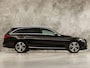Mercedes-Benz C-klasse 180 AMG Sport Automaat (GROOT NAVI, LEDER, STOELVERWARMING, GETINT GLAS, SPORTSTOELEN, CRUISE, NIEUWE APK, NIEUWSTAAT)