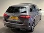 Mercedes-Benz B-klasse 180 AMG Line | Panoramadak | Elektrisch verstelbare stoelen | Stoelverwarming | 360º Camera |