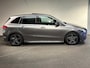 Mercedes-Benz B-klasse 180 AMG Line | Panoramadak | Elektrisch verstelbare stoelen | Stoelverwarming | 360º Camera |